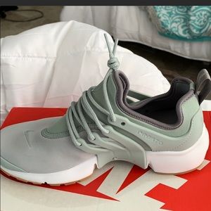 Nike Presto Size 6 Women’s (Brand New)